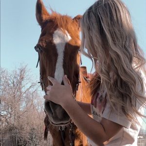 Meet your Posher, Fallon